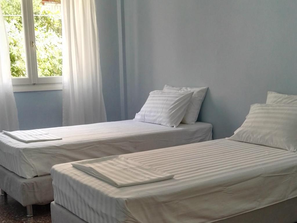 Paris Spacious Beach Apartment Loutraki  Exterior photo